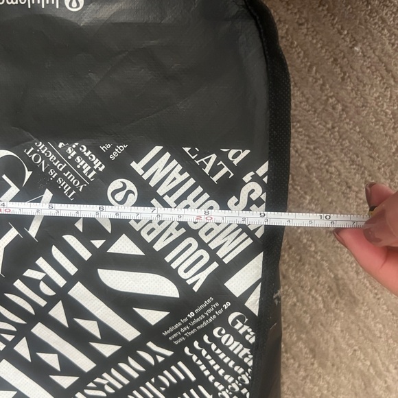 Lululemon - black small tote - Picture 5 of 8